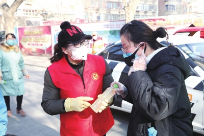 用點滴善舉筑就強大正能量 蘭州市各級道德模范、蘭州好人齊心援助抗擊疫情一線