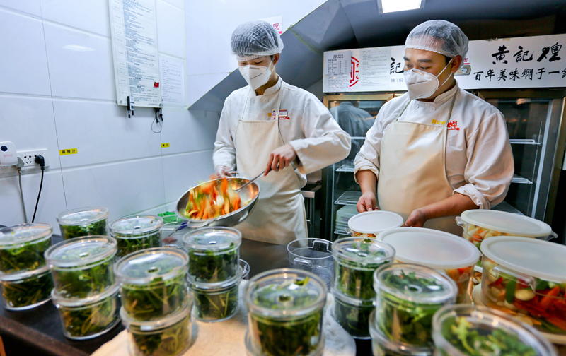 甘肅張掖：生產(chǎn)生活保障類行業(yè)逐步恢復營業(yè)（組圖）