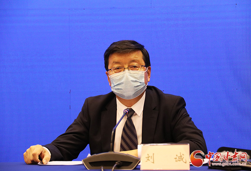 甘肅省人社廳：落實(shí)落細(xì)“四個(gè)確?！贝胧?實(shí)現(xiàn)貧困人口基本養(yǎng)老保險(xiǎn)全覆蓋（圖）