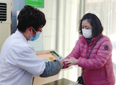 暖心服務 為企業(yè)貼心護航 我市各區(qū)縣加快推進企業(yè)復工復產(chǎn)