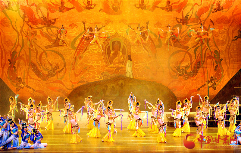 8月8日晚，《絲路花雨》《大夢敦煌》首次同臺亮相蘭州