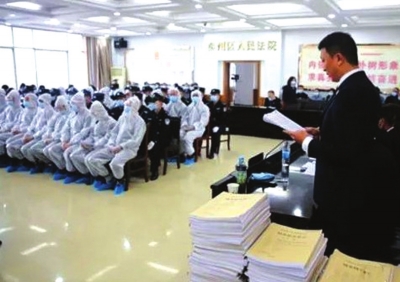 天水秦州區(qū)開審18人涉惡案 被控涉嫌敲詐勒索、尋釁滋事、開設(shè)賭場等