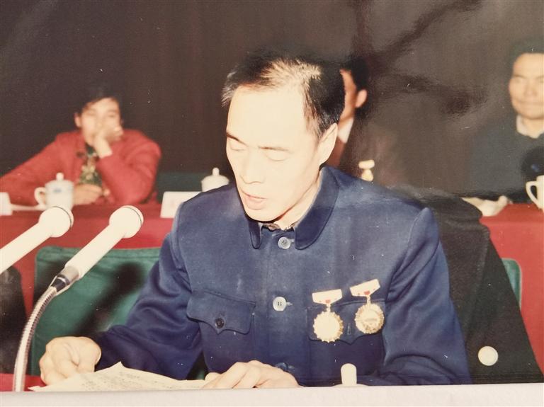 尋訪百名先鋒黨員  他用13年的時(shí)間完成28年的工作量——記“刀具大王”、全國(guó)勞模、蘭州通用機(jī)器廠工人技師蘆聚才