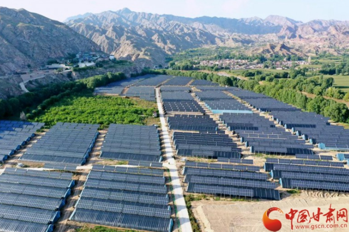 【奮斗百年路 啟航新征程 脫貧攻堅(jiān)答卷】以村為家，把貧困戶當(dāng)家人——記全國(guó)脫貧攻堅(jiān)先進(jìn)個(gè)人錢有