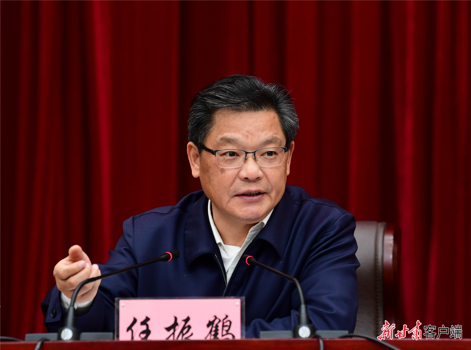 任振鶴在全省新型城鎮(zhèn)化工作推進(jìn)會(huì)議上強(qiáng)調(diào)：凝心聚力抓落實(shí)、蹄疾步穩(wěn)向前進(jìn)，奮力推進(jìn)新型城鎮(zhèn)化建設(shè)再上新臺(tái)階