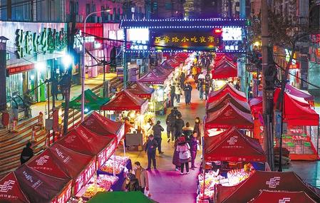 蘭州市城關(guān)區(qū)正寧路小吃夜市、南關(guān)民族風(fēng)味一條街恢復(fù)營業(yè)
