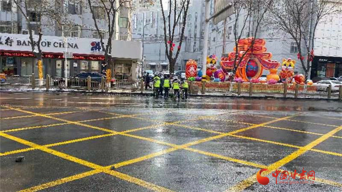 蘭州市城管委督導鏟冰除雪進展 發(fā)現問題及時整改