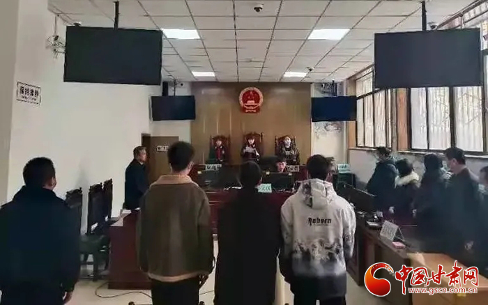 依法帶娃！甘肅省平?jīng)鍪邪l(fā)出首份《家庭教育令》