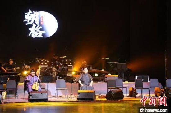 圖為甘肅本土原生態(tài)樂(lè)隊(duì)“朝格組合”在蘭州演出。(資料圖) 受訪人供圖