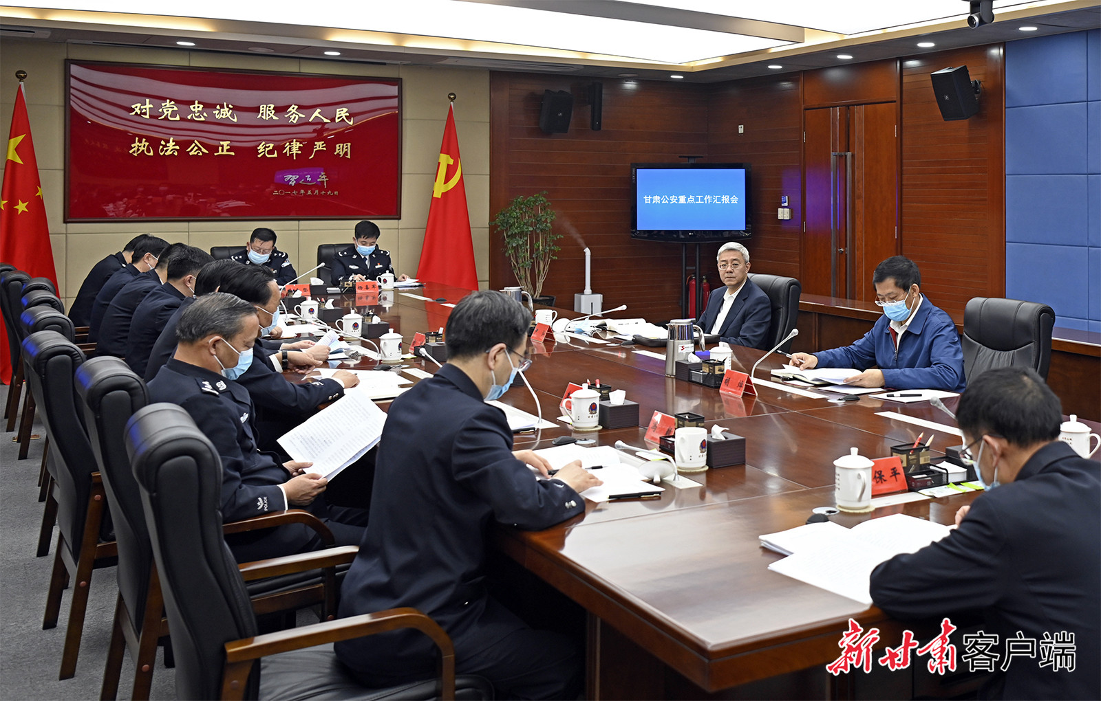 【甘快看】尹弘在甘肅省公安廳調(diào)研時強調(diào)：堅持政治建警鍛造公安鐵軍，全力以赴防風(fēng)險保安全護穩(wěn)定