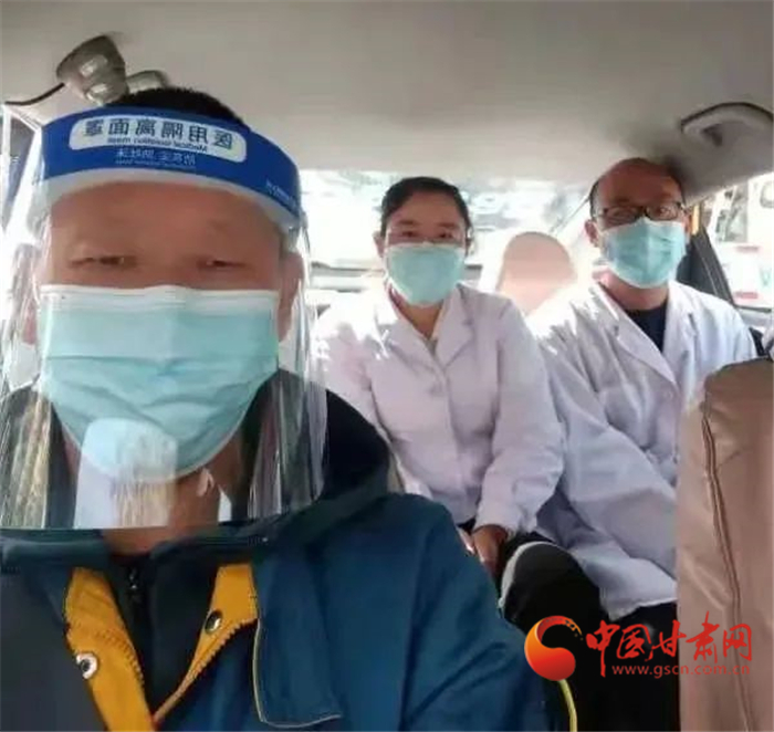 【疫情防控·甘肅在行動(dòng)】蘭州百輛出租車組建愛(ài)心車隊(duì) “疫”路沖鋒保民生