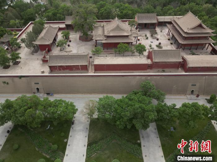 5月16日，航拍下的雷臺漢墓墓室入口。戴文昌　攝